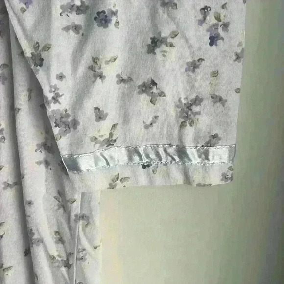 Vintage OF THE MOMENT Nightgown Floral Cottagecore Country Modest Size Small - Picture 6 of 10